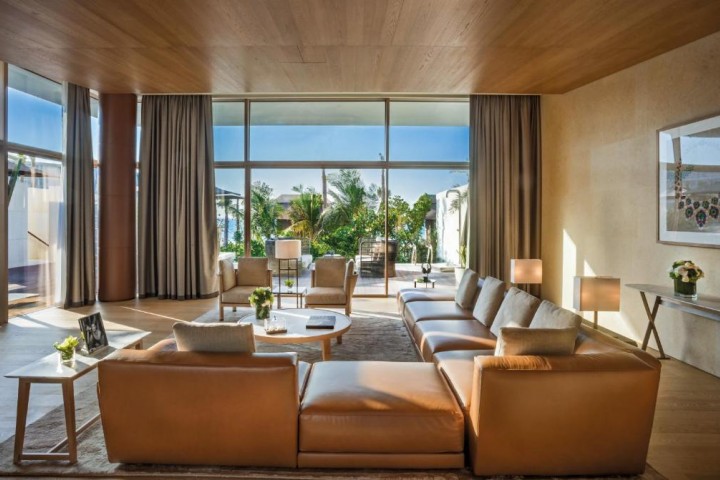 Superior King Room in Private Resort Island in Jumeirah Beach By Luxury Bookings 8 Luxury Bookings