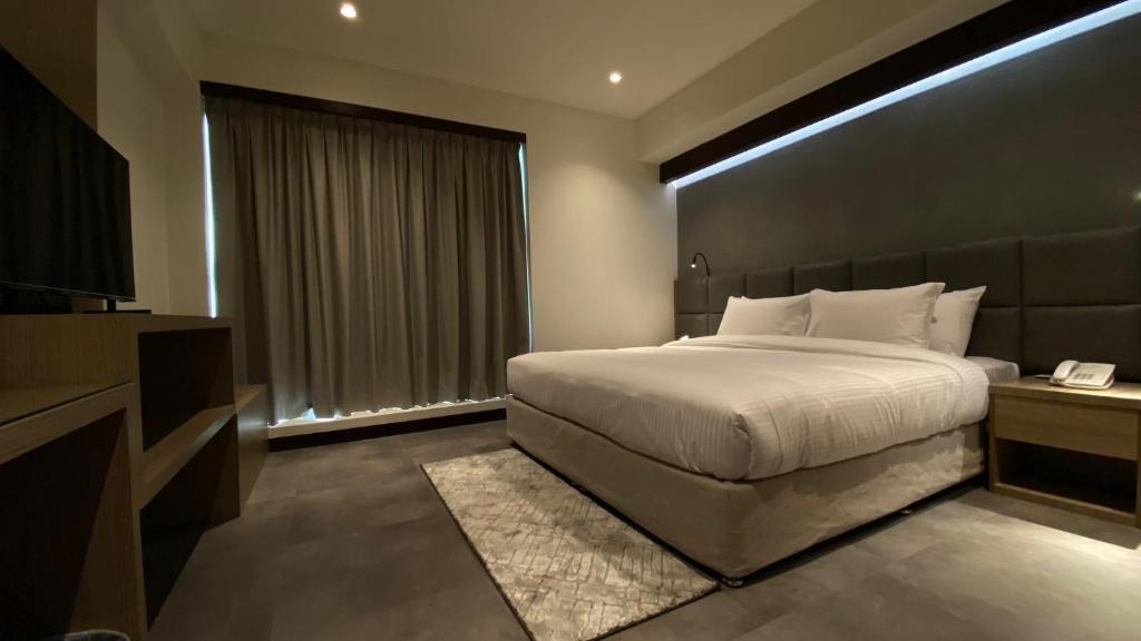 Two Bedroom Suite Near American Hospital By Luxury Bookings Luxury Bookings