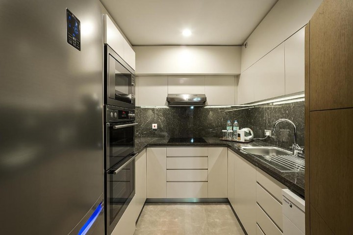 Premium Studio Apartment near Gold Souk Metro Station By Luxury Bookings 2 Luxury Bookings