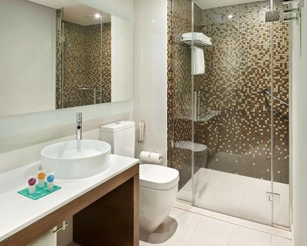 Two bedroom Apartment Near Gold Souk Metro Station By Luxury Bookings 12 Luxury Bookings