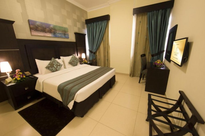 Classic Two Bedroom Near Mall Of Emirates By Luxury Bookings 0 Luxury Bookings