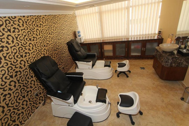 Classic Two Bedroom Near Mall Of Emirates By Luxury Bookings 18 Luxury Bookings