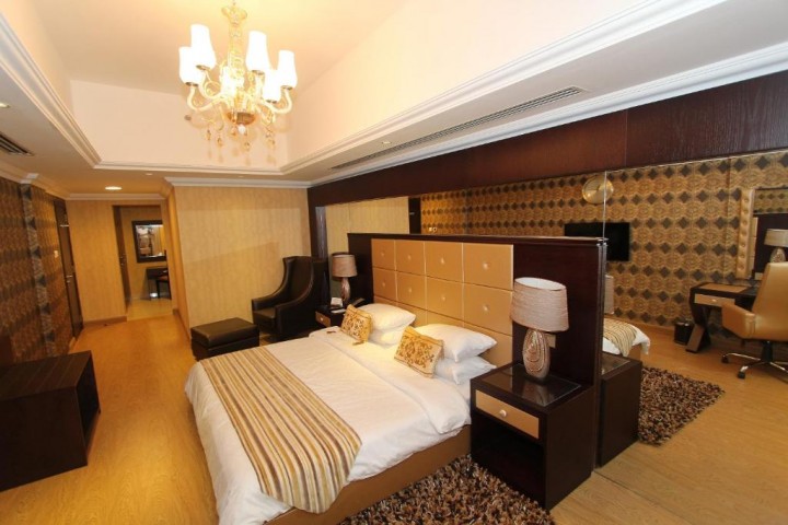 Classic Two Bedroom Near Mall Of Emirates By Luxury Bookings 20 Luxury Bookings