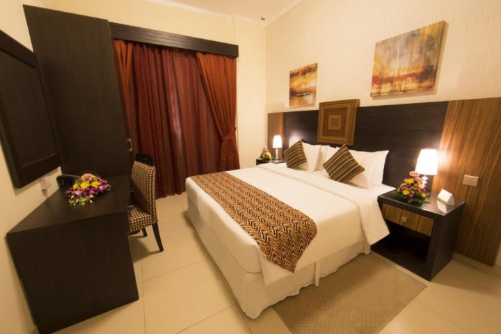 Classic Two Bedroom Near Mall Of Emirates By Luxury Bookings 24 Luxury Bookings