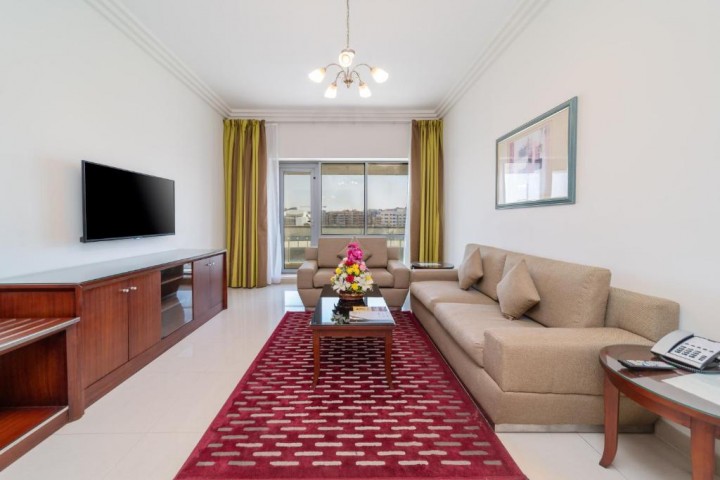 Deluxe One Bedroom Apartment Near Reef Mall By Luxury Bookings 11 Luxury Bookings