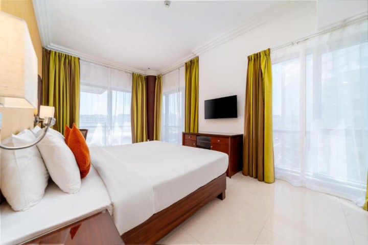 Deluxe One Bedroom Apartment Near Reef Mall By Luxury Bookings 17 Luxury Bookings