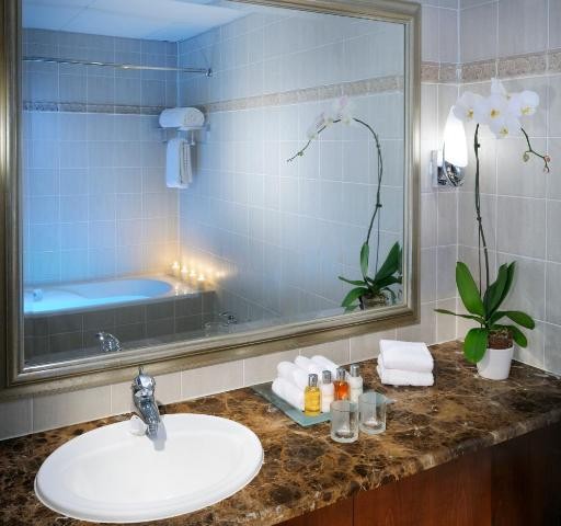 Three Bedroom Apartment With Balcony Near Deira Park By Luxury Bookings 3 Luxury Bookings