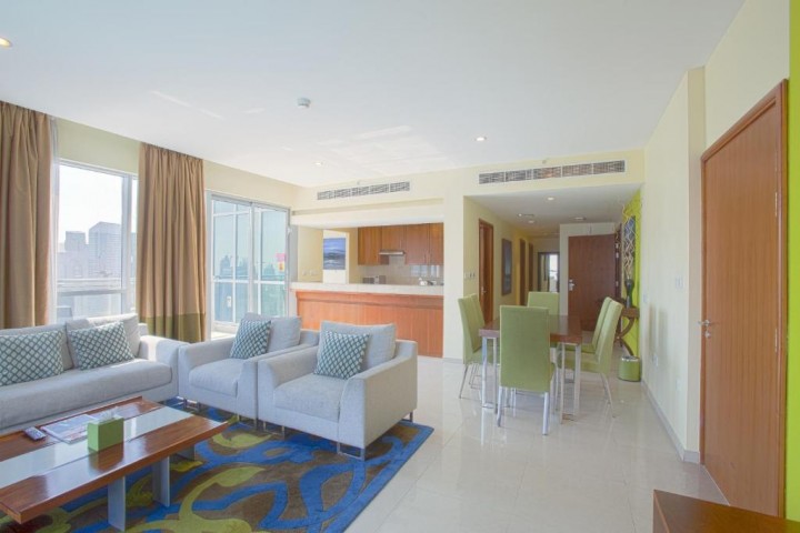 Two Bedroom Near Downtown By Luxury Bookings 8 Luxury Bookings