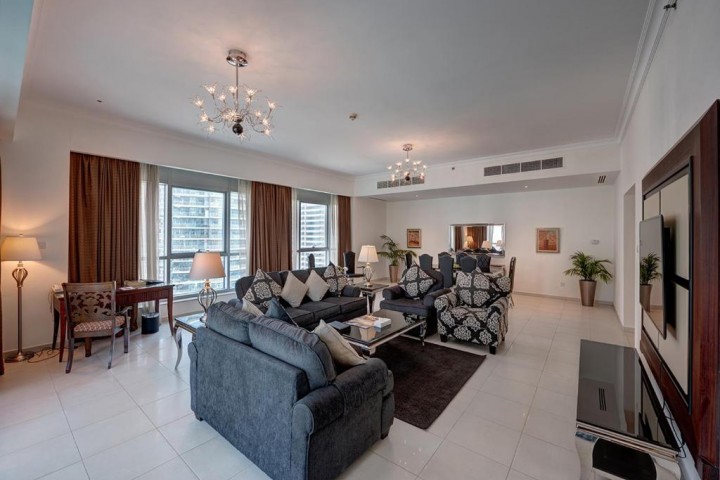 One Bedroom Apartment Near Marina Scape Mall By Luxury Bookings 10 Luxury Bookings