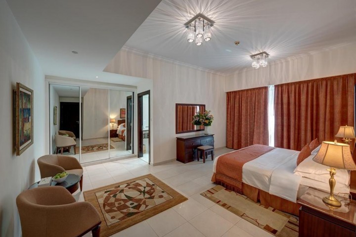 One Bedroom Apartment Near Marina Scape Mall By Luxury Bookings 12 Luxury Bookings