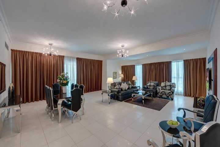 Three Bedroom Apartment Near Marina Scape Mall By Luxury Bookings 6 Luxury Bookings