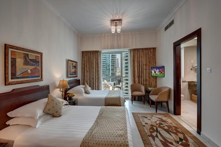 Three Bedroom Apartment Near Marina Scape Mall By Luxury Bookings 9 Luxury Bookings