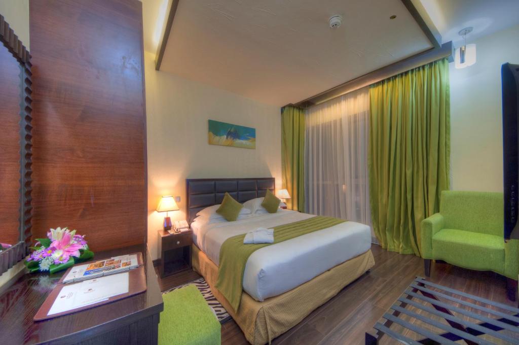 One Bedroom Apartment Near Dubai Marina Mall By Luxury Bookings Luxury Bookings