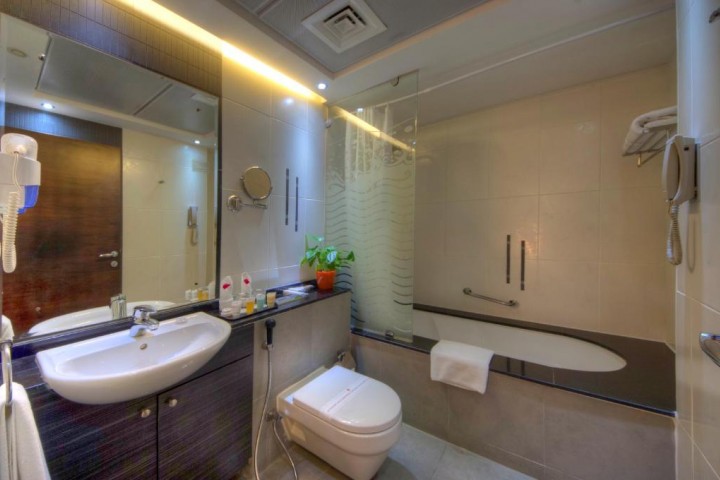 One Bedroom Apartment Near Dubai Marina Mall By Luxury Bookings 7 Luxury Bookings