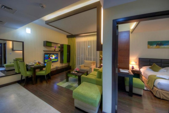 One Bedroom Apartment Near Dubai Marina Mall By Luxury Bookings 9 Luxury Bookings
