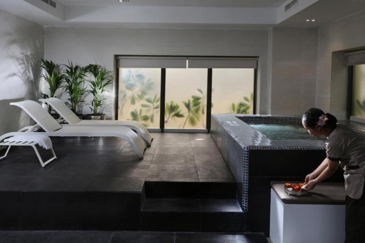 One Bedroom Apartment Near British Orchid Nursery By Luxury Bookings 7 Luxury Bookings