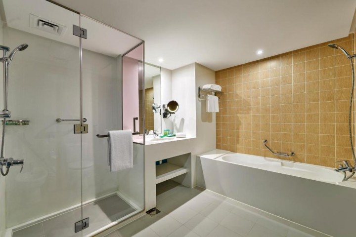 Two Bedroom Apartment Near British Orchid Nursery By Luxury Bookings 4 Luxury Bookings