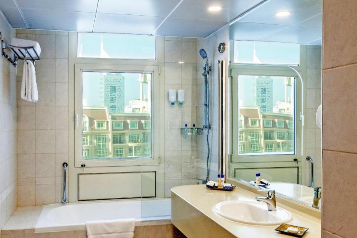 Three Bedroom Apartment Near Dubai Mall By Luxury Bookings 10 Luxury Bookings