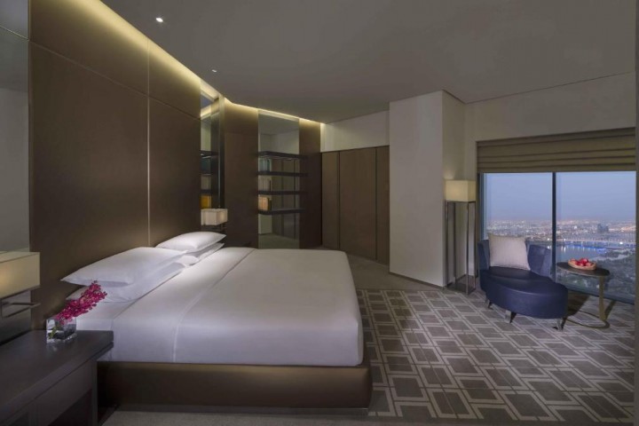 Three Bedroom apartment Near Dominos Pizza By Luxury Bookings 2 Luxury Bookings