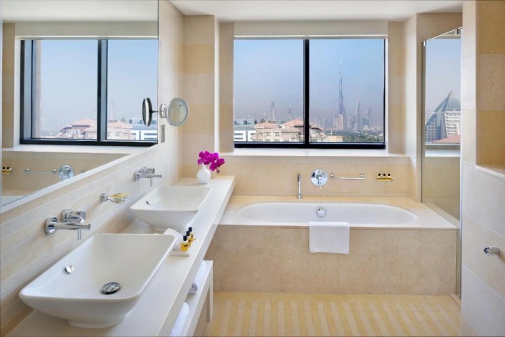 Three Bedroom apartment Near Dominos Pizza By Luxury Bookings 4 Luxury Bookings
