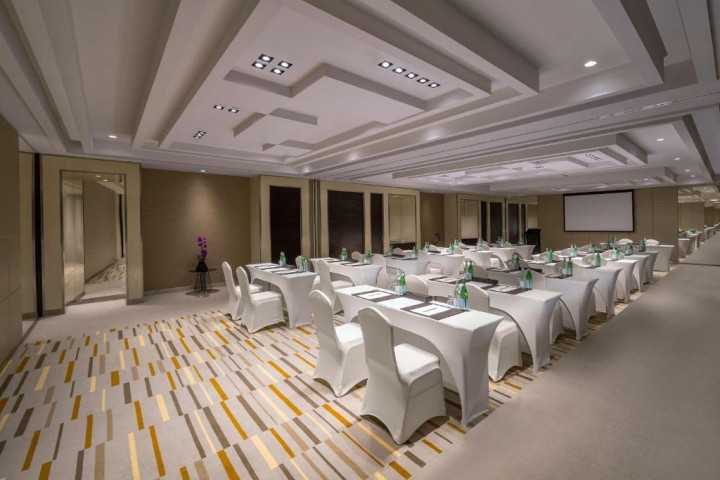Studio apartment Near Dominos Pizza By Luxury Bookings 11 Luxury Bookings