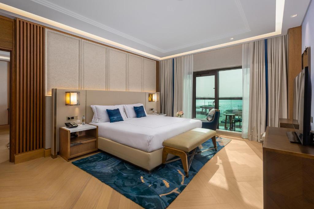 Luxury Suite Room In Palm Jumeirah By Luxury Bookings Luxury Bookings
