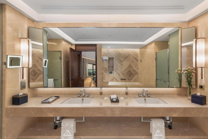 Luxury Suite Room In Palm Jumeirah By Luxury Bookings 1 Luxury Bookings