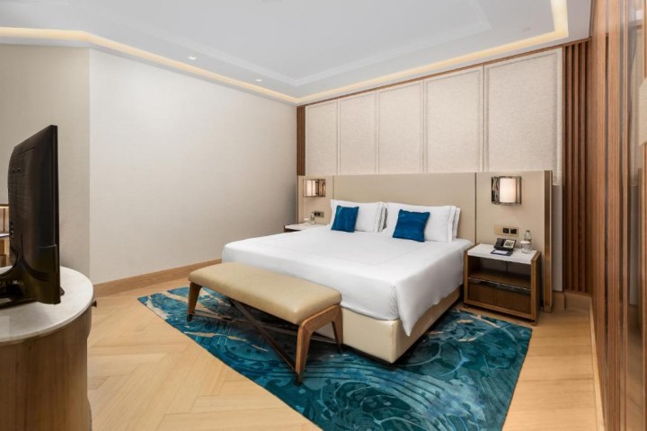 Two Bedroom Grand Luxury Suite In Palm Jumeirah By Luxury Bookings 1 Luxury Bookings