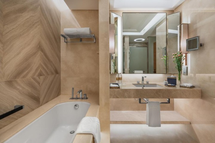Presidential Suite Four bedroom Sea View In Palm Jumeirah By Luxury Bookings 10 Luxury Bookings