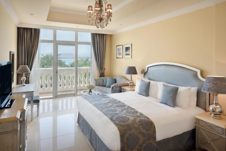 Two Bedroom Family Apartment In Palm Jumeirah By Luxury Bookings 0 Luxury Bookings