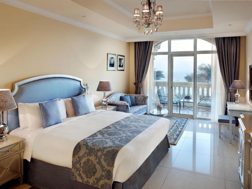 Two Bedroom Family Apartment With Private Pool In Palm Jumeirah By Luxury Bookings Luxury Bookings