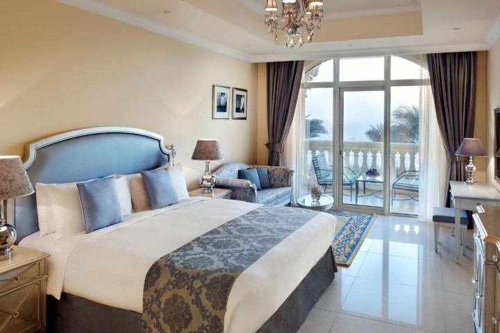 Three Bedroom Family Apartment In Palm Jumeirah By Luxury Bookings 7 Luxury Bookings