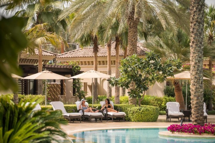 Ultra luxury Deluxe Room In Jumeirah Resort By Luxury Bookings 14 Luxury Bookings