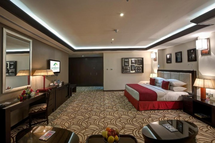 Deluxe Room Near Rais Shopping Centre By Luxury Bookings 15 Luxury Bookings