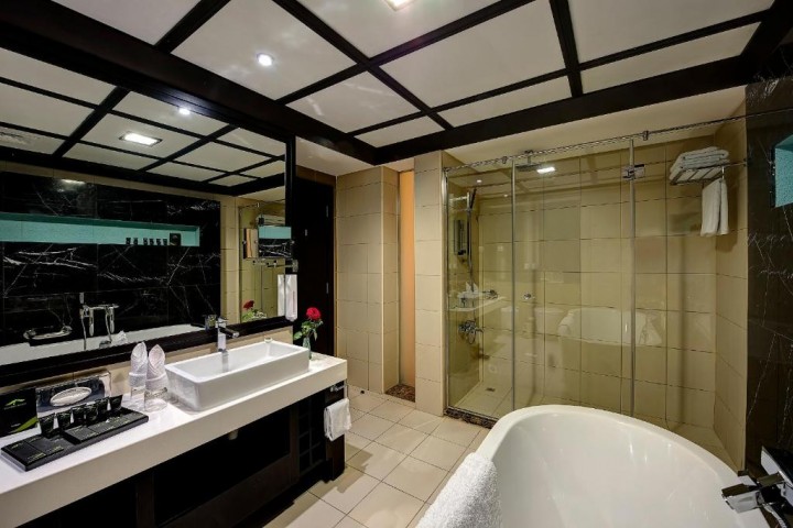 Suite Room Near Rais Shopping Centre By Luxury Bookings 5 Luxury Bookings