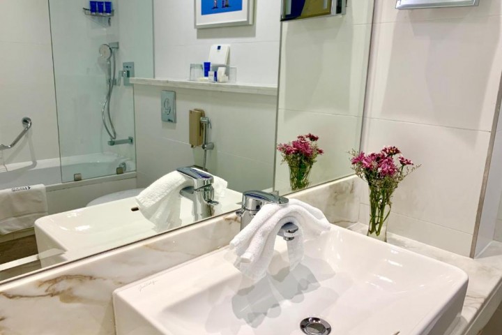 Premium King Suite Near Football Academy By Luxury Bookings 17 Luxury Bookings
