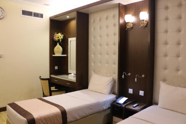 Deluxe room Near Habib Bank Baniyas By Luxury Bookings 11 Luxury Bookings