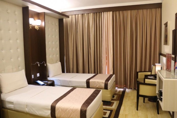 Deluxe room Near Habib Bank Baniyas By Luxury Bookings 14 Luxury Bookings