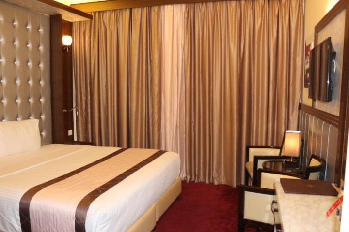 Deluxe room Near Habib Bank Baniyas By Luxury Bookings 0 Luxury Bookings