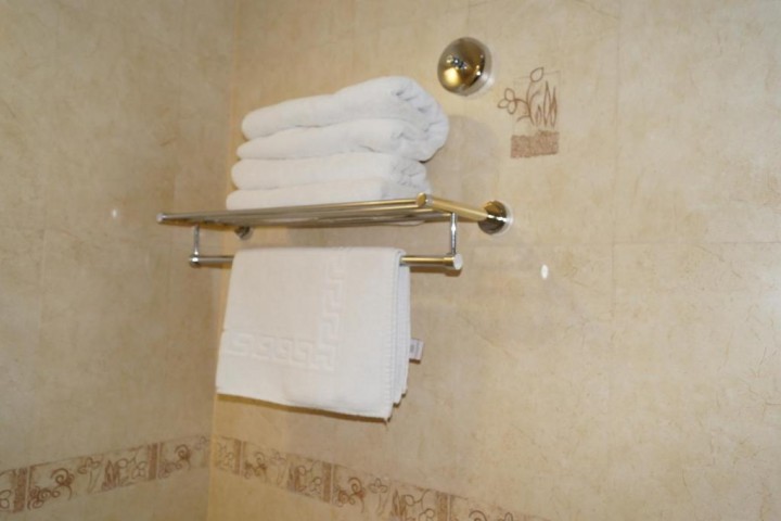 Deluxe Room Near Maya Supermarket By Luxury Bookings 10 Luxury Bookings