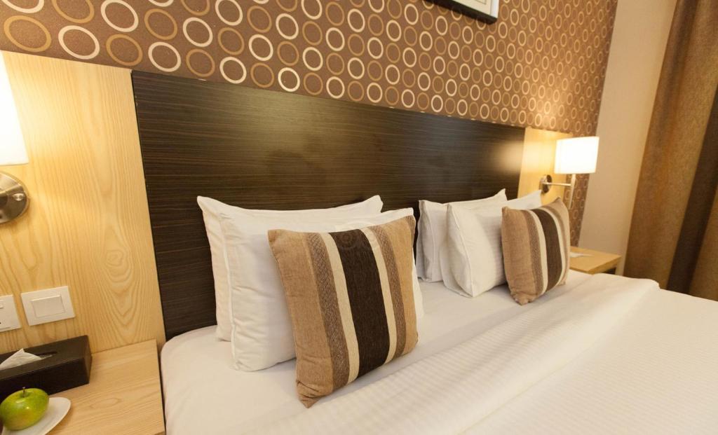 Standard Room Near Desi Junction By Luxury Bookings Luxury Bookings