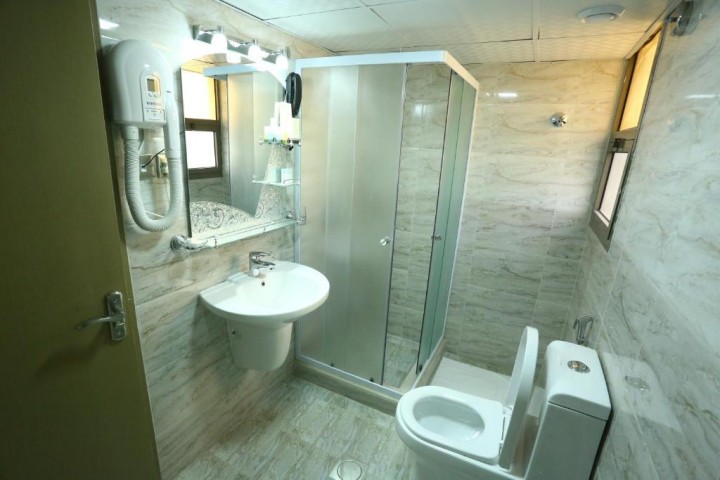 Standard Room Near Baniyas Metro By Luxury Bookings 1 Luxury Bookings