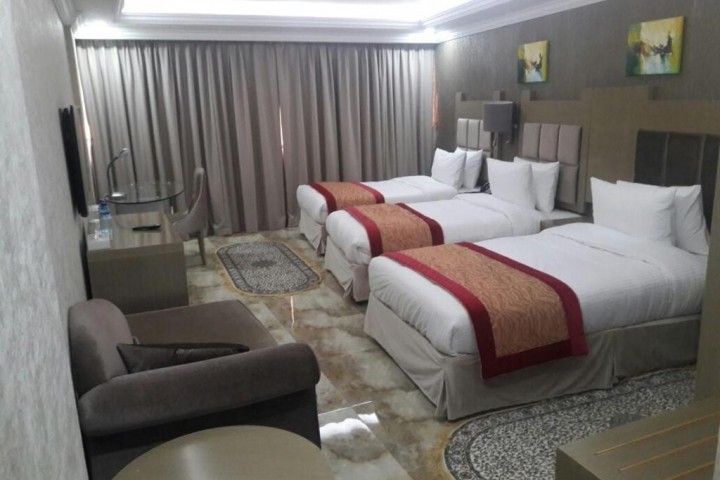 Standard Room Near Baniyas Metro By Luxury Bookings 4 Luxury Bookings