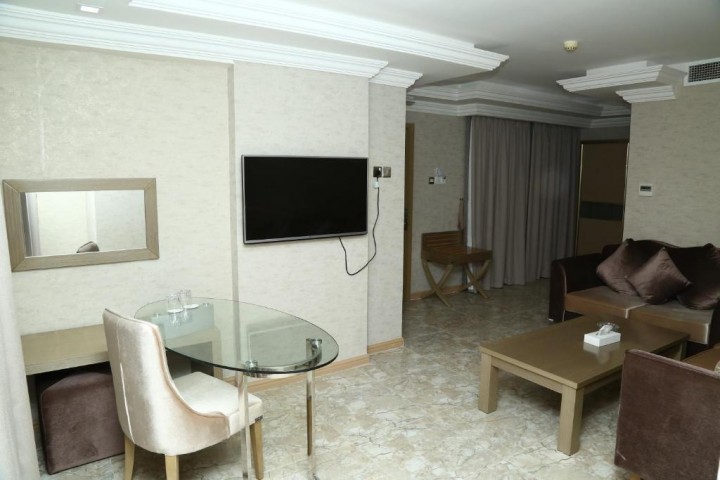 Junior Suite Near Baniyas Metro By Luxury Bookings 4 Luxury Bookings