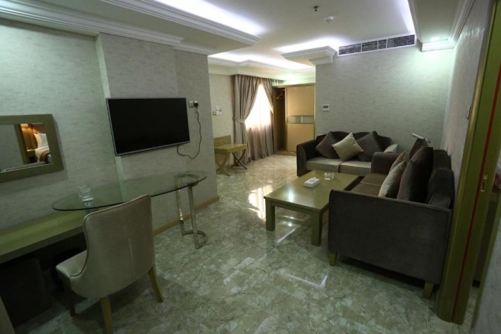 Junior Suite Near Baniyas Metro By Luxury Bookings 12 Luxury Bookings