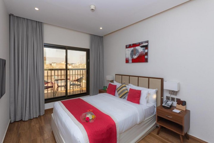 Deluxe Room Near New Westzone Market By Luxury Bookings 4 Luxury Bookings
