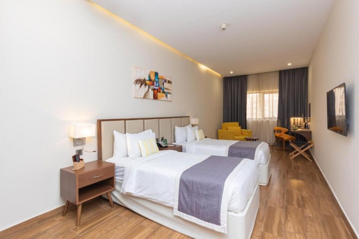 Deluxe Room Near New Westzone Market By Luxury Bookings 16 Luxury Bookings