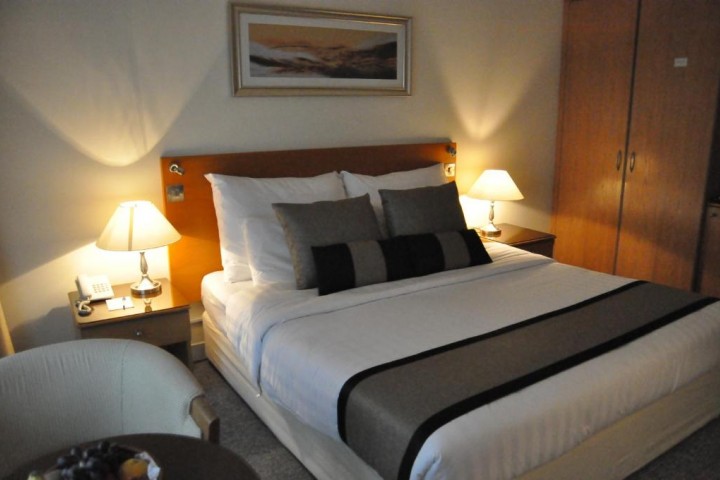 Standard Room Near Safeer Market By Luxury Bookings 1 Luxury Bookings