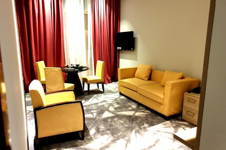 Executive Suite Near Sharaf Dg Building By Luxury Bookings 6 Luxury Bookings