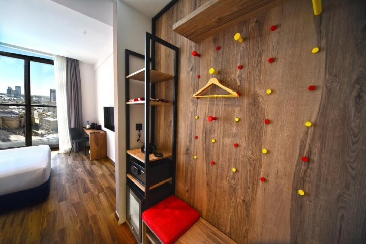 Standard Room Near Real Mini Mart By Luxury Bookings 5 Luxury Bookings